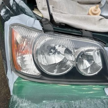 Headlight Guy - 2005 Toyota Highlander passenger side light after Headlight Guy (Fred) restored it. - Auto Glass Services Near Me