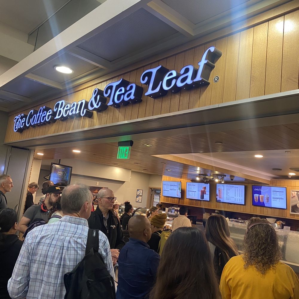 Coffee Bean & Tea Leaf - people waiting in line - Coffee & Tea Near Me - Los Angeles, California