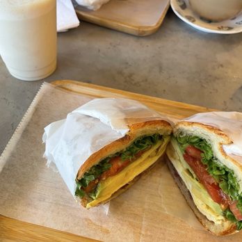 Bon Cafe Et Restaurant - Cafes Near Me - Sunnyside, New York