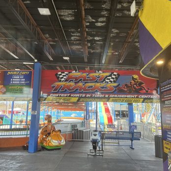 Fast Tracks - Go Karts Near Me - Pigeon Forge, Tennessee