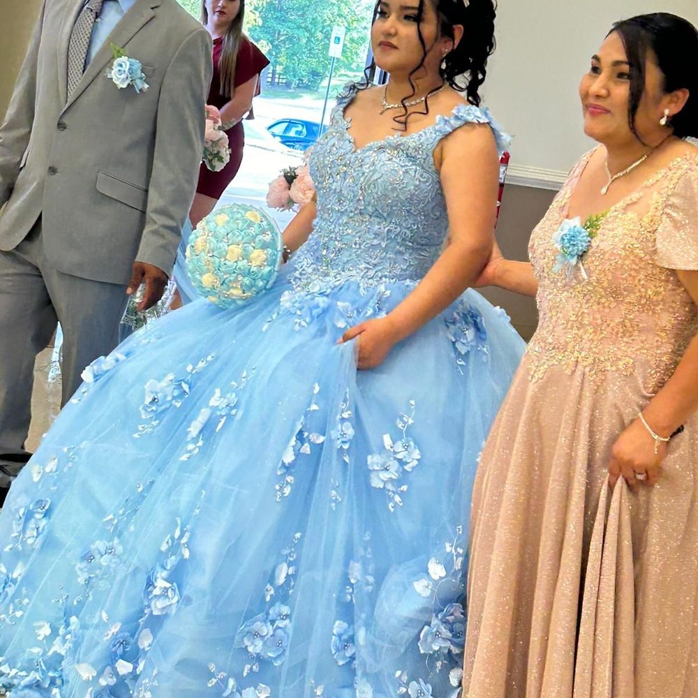 Elon Musk urges Jeff Bezos to throw 'epic wedding' after Amazon founder  blasts report of planned $600 million nuptials as 'completely false' |  Fortune, image size:1000x1000