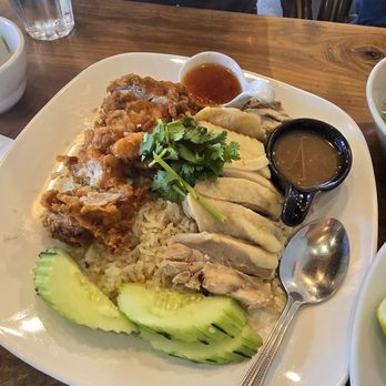 Kwan Kitchen - Chicken combo over rice - Thai Near Me - Pasadena, California