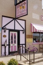 Girlfriends Boutique Logo