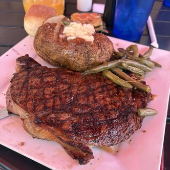 Tracy's Family Restaurant - Steak. - Diners Near Me - Great Falls, Montana