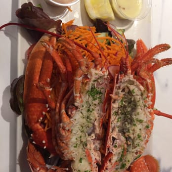 Quinlan's Seafood Bar - Lobster and Salad - Seafood Near Me - Killarney, Kentucky