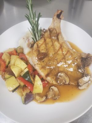 R & R Family Kitchen. Tucson's Premier Bar-B-Que, Breakfast and Catering Service Company by null