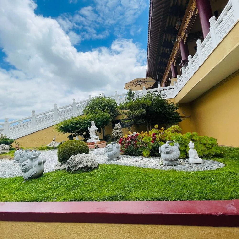 Hsi Lai Temple - Buddhist Temples Near Me - Hacienda Heights, California