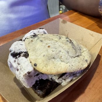 The Baked Bear - Cookies & cream ice cream with chocolate chip cookie & brownie - Ice Cream & Frozen Yogurt Near Me - Norman, Oklahoma The Baked Bear - Cookies & cream ice cream with chocolate chip cookie & brownie - Ice Cream & Frozen Yogurt Near Me - Norman, Oklahoma