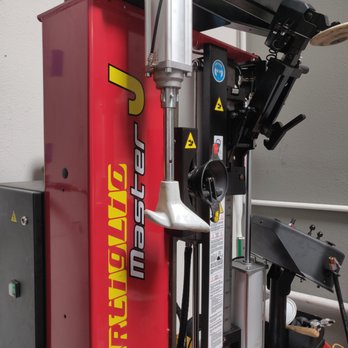 SD Garage - Touchless tire changing machine - Auto Repair Near Me - Escondido, California SD Garage - Touchless tire changing machine - Auto Repair Near Me - Escondido, California