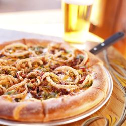 Woody's Woodfired Pizza & Watering Hole - Jalepeno popper pizza!