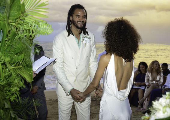 Acustom Apparel by null