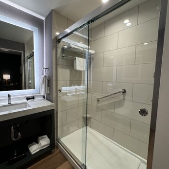 Hyatt House LAX - sep 12, 2024 - Hotels Near Me - Los Angeles, California