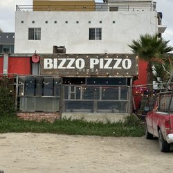 Bizzo Pizzo - Outside