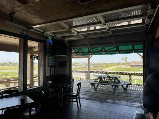 Woody's Bar by null