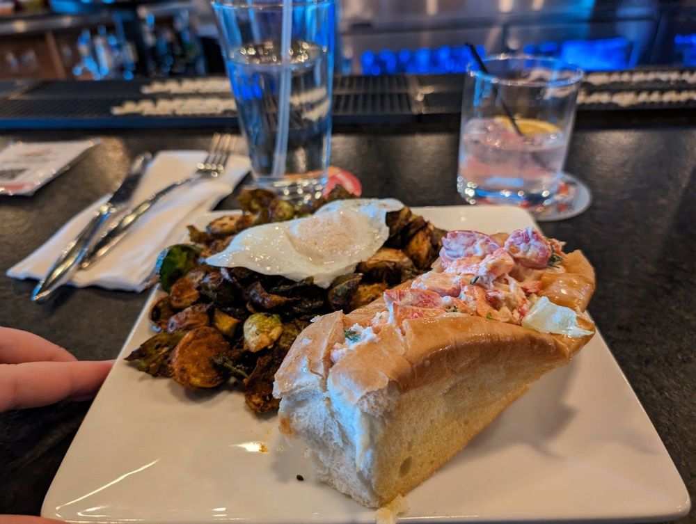 ATMOSPHERE GASTROPUB Updated May 2024 322 Photos & 408 Reviews