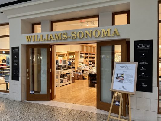 Williams-Sonoma by null