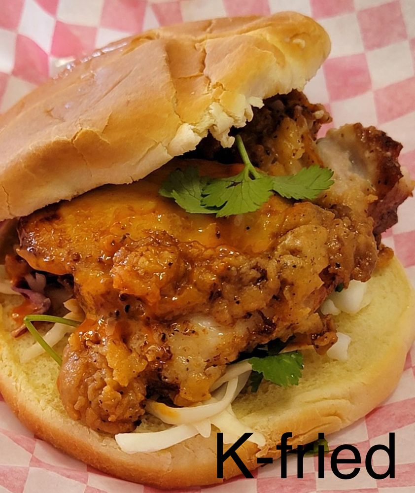 JennEddie's Food Trailer Logo