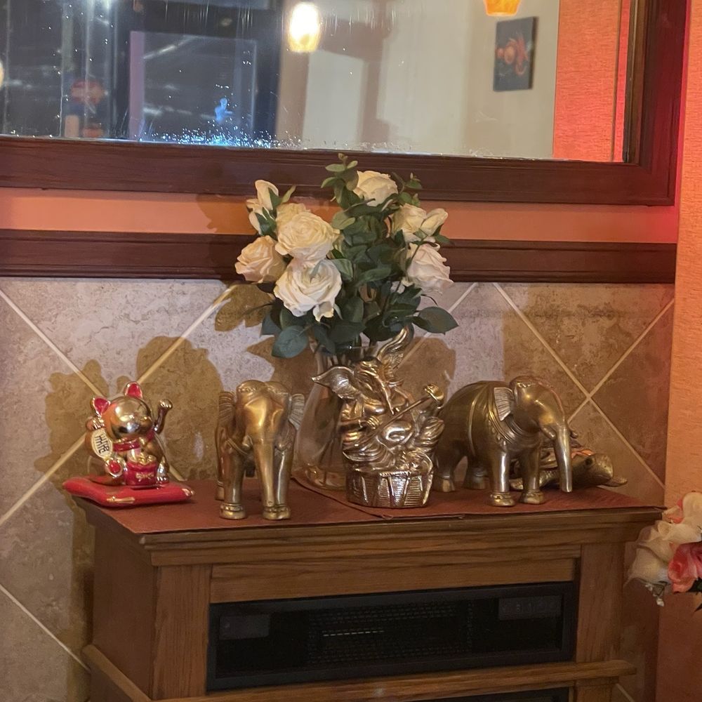Saffron Indian Cuisine - Decorations - Indian Near Me - Norwalk, Connecticut Saffron Indian Cuisine - Decorations - Indian Near Me - Norwalk, Connecticut