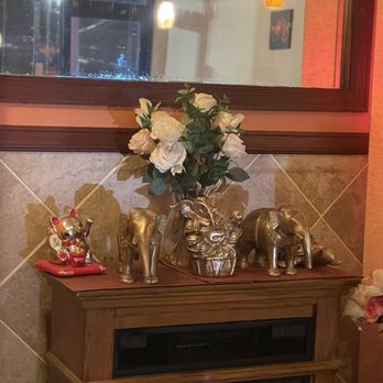 Saffron Indian Cuisine - Decorations - Indian Near Me - Norwalk, Connecticut Saffron Indian Cuisine - Decorations - Indian Near Me - Norwalk, Connecticut
