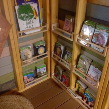 Kidzu Children's Museum - Reading area inside the treehouse. - Children's Museums Near Me - Chapel Hill, North Carolina Kidzu Children's Museum - Reading area inside the treehouse. - Children's Museums Near Me - Chapel Hill, North Carolina