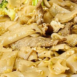 Magnolia Thai Restaurant - Pad See Ewe