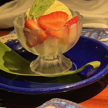 Mama's Fish House - Dessert vanilla ice cream - Seafood Near Me - Paia, Hawaii Mama's Fish House - Dessert vanilla ice cream - Seafood Near Me - Paia, Hawaii