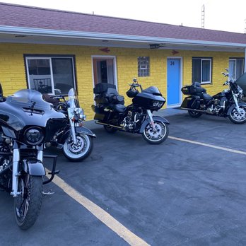 Budget Host Arrowhead Motel - Hotels Near Me - Sundance, Wyoming