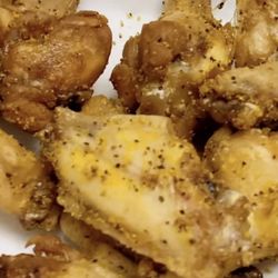 G Town Cafe - Wings.