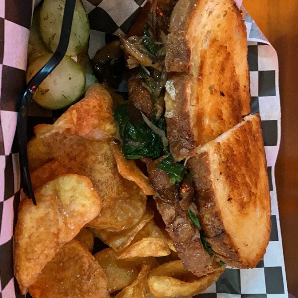 Pulled pork, Swiss, mushroom and spinach "samich" Pulled pork, Swiss, mushroom and spinach "samich"