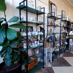 The Bend Mercantile - Home good, art, decor, candles, etc.