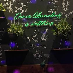 Dalton Gin Bar