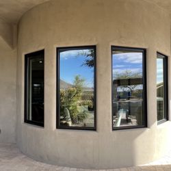 3 fixed windows, and one crank on each end. We're familiar with all types and styles