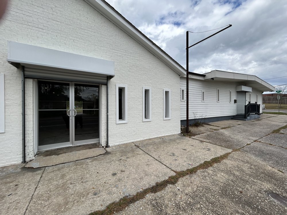 PUT EM ON BOXING & FITNESS Updated September 2024 619 Greenfield St