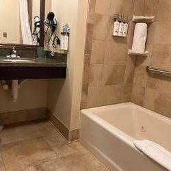 Holiday Inn Eau Claire South I-94 - ADA room