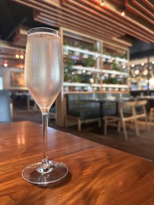 Luke's Kitchen and Bar by null