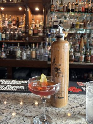 The Tin Lizzie Lounge by null