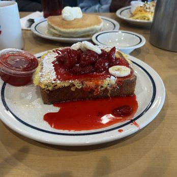 IHOP - Thick N Fluffy Strawberry Banana French Toast - American Near Me - Crestwood, Illinois IHOP - Thick N Fluffy Strawberry Banana French Toast - American Near Me - Crestwood, Illinois