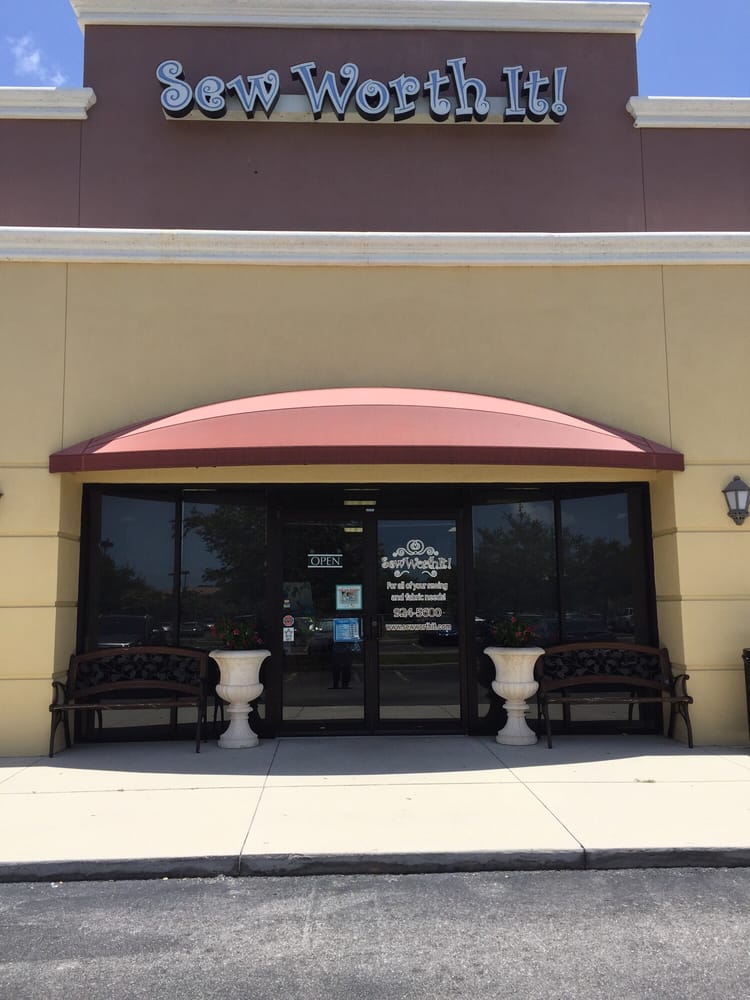 SEW WORTH IT CLOSED 5507 Palmer Crossing Cir, Sarasota, Florida