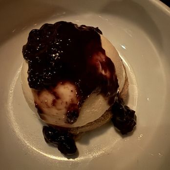The Warren - Cheesecake dessert - Gastropubs Near Me - New York, New York