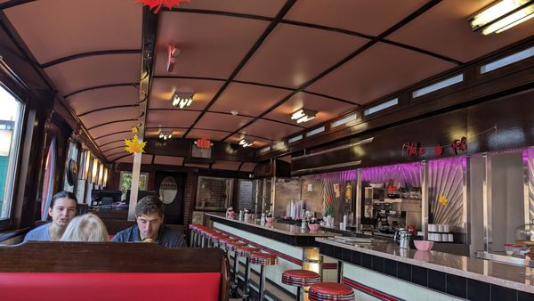 Miss Lorraine Diner by null