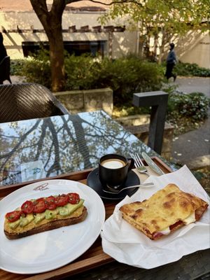 DAIKANYAMA T-SITE by null