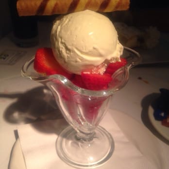 Don Giovanni - Strawberries and ice cream - Italian Near Me - Manchester, XGM Don Giovanni - Strawberries and ice cream - Italian Near Me - Manchester, XGM