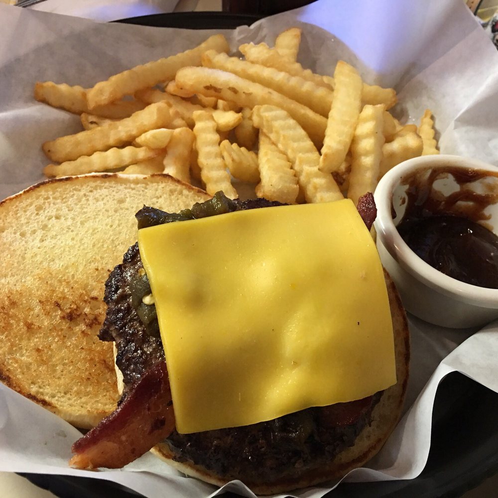 Mi Cocina - BBQ brisket bacon burger with cheese and green chile - New American Near Me - Clovis, New Mexico Mi Cocina - BBQ brisket bacon burger with cheese and green chile - New American Near Me - Clovis, New Mexico