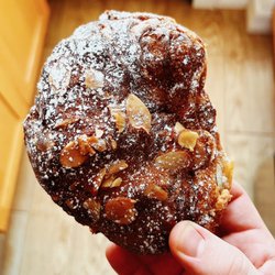 The Pamplemousse Project - Almond croissant