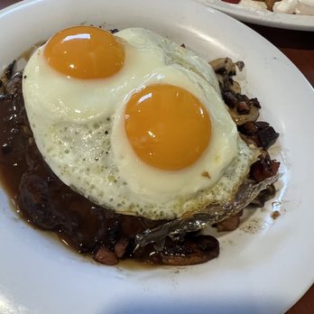 Eggs 'n Things - Waikiki Beach Eggspress - MOCO Hawaiian Loco Moco - Breakfast & Brunch Near Me - Honolulu, Hawaii