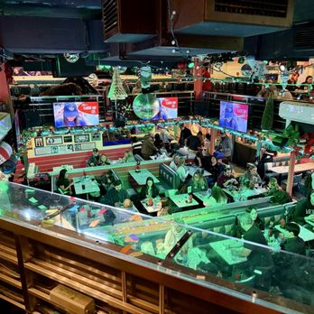 Ellen's Stardust Diner - Diners Near Me - New York, New York