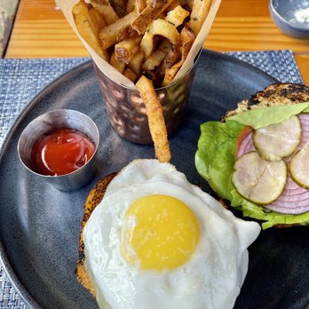 Logan Inn - Topside grass fed burger Duck fat fries - Hotels Near Me - New Hope, Pennsylvania Logan Inn - Topside grass fed burger Duck fat fries - Hotels Near Me - New Hope, Pennsylvania