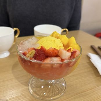 Mango Mango Dessert - Mango juice sabo with mango ice cream and leeche - Desserts Near Me - Jersey City, New Jersey Mango Mango Dessert - Mango juice sabo with mango ice cream and leeche - Desserts Near Me - Jersey City, New Jersey