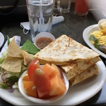 Foxy's Restaurant - Quesadillas with mushrooms French Toast with eggs and sausage links - Diners Near Me - Glendale, California Foxy's Restaurant - Quesadillas with mushrooms French Toast with eggs and sausage links - Diners Near Me - Glendale, California