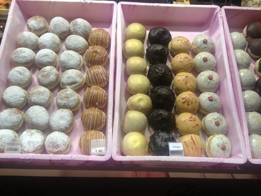 AIDA - Café-Konditorei by null